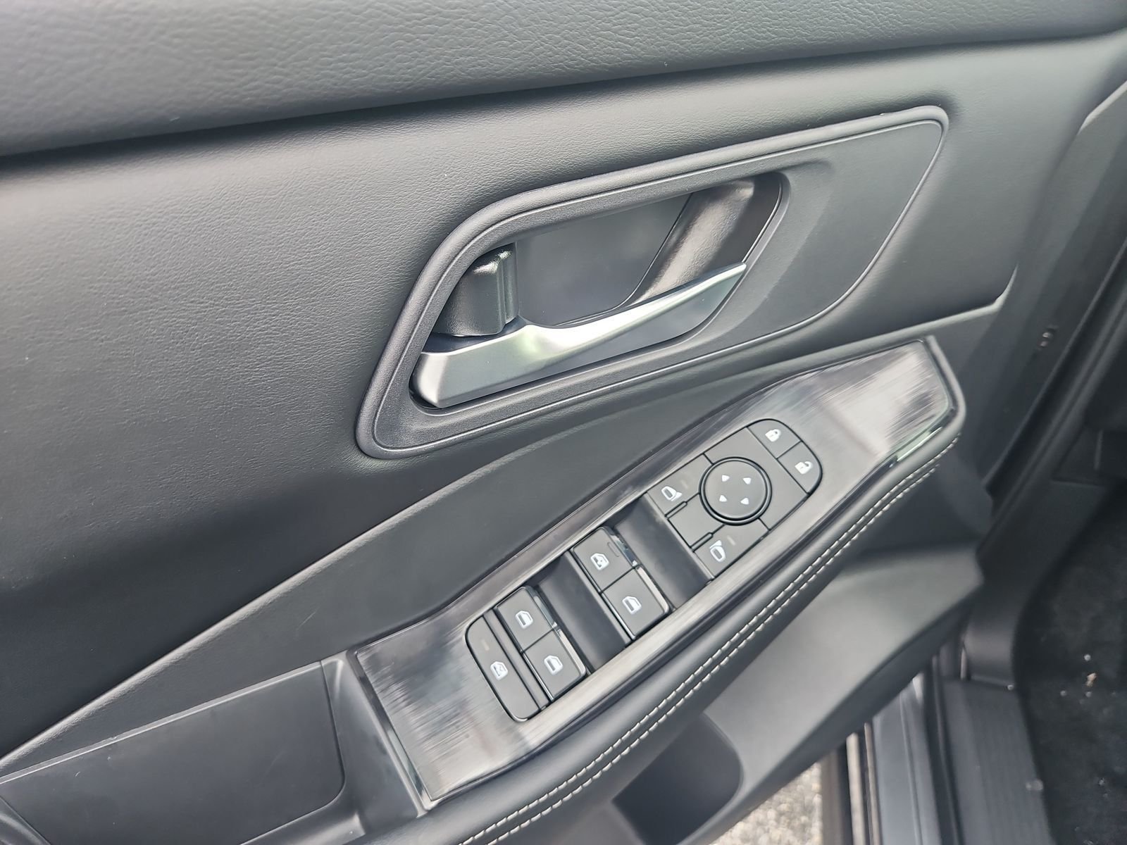 New 2026 Nissan Rogue SV 4D Sport Utility