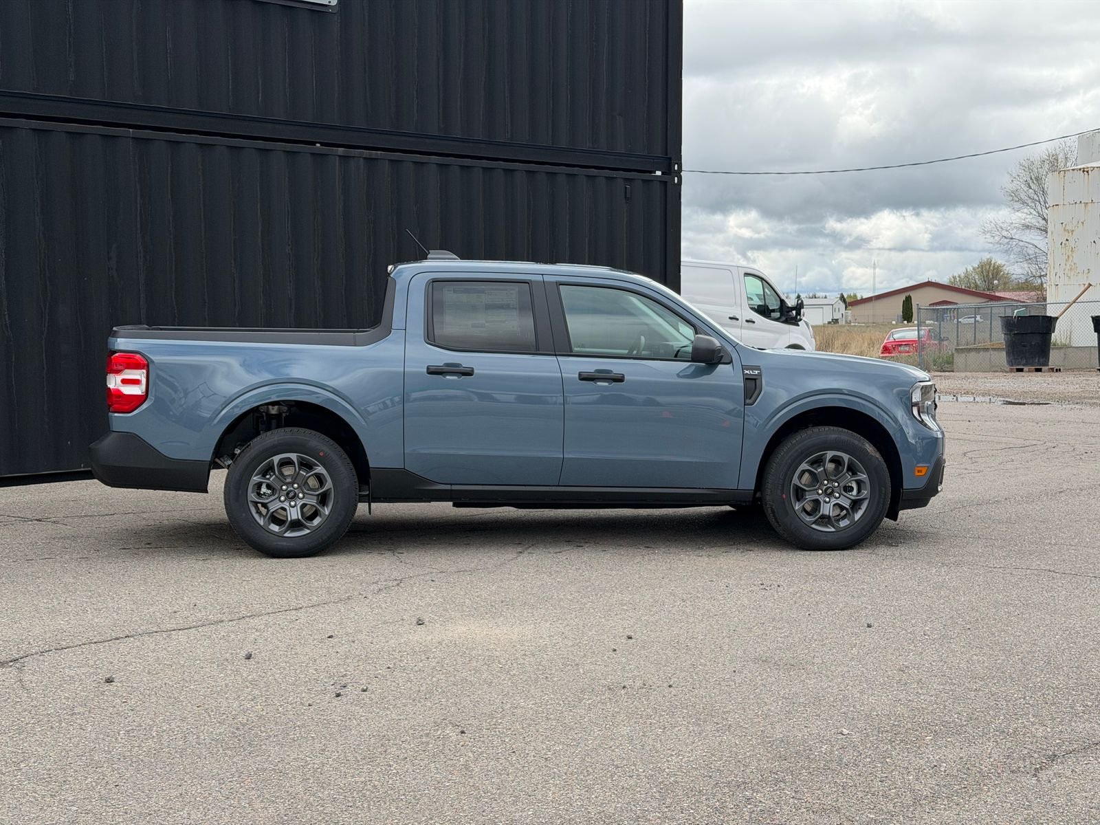 View vehicle photo 6