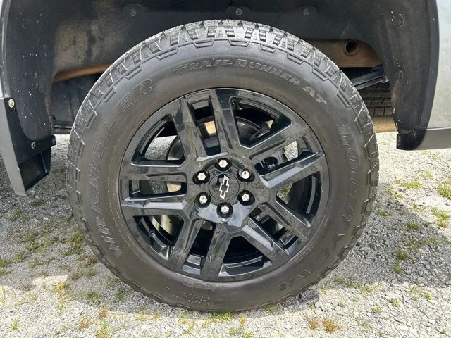 Used 2025 Sterling Gray Metallic Chevrolet Custom Trail Boss image 30