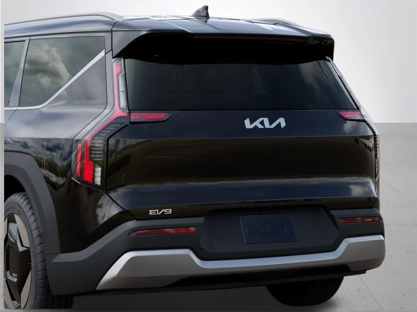 New 2026 Ebony Black Kia Wind AWD image 13