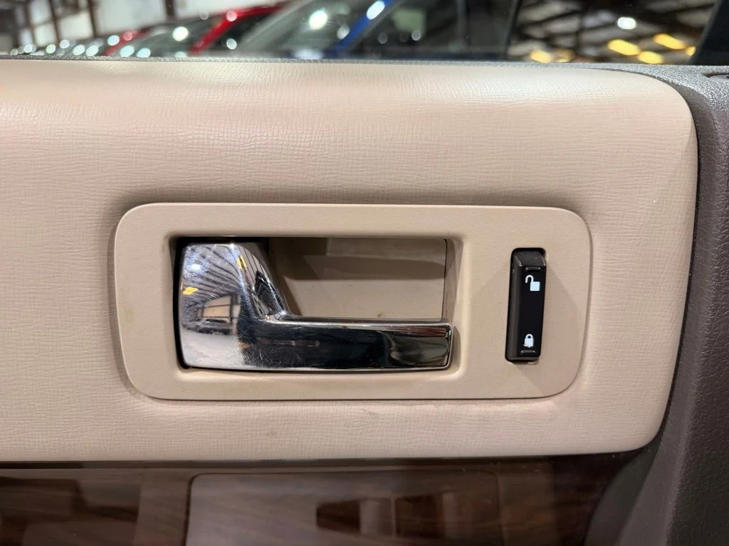 Used 2011 Red Ford SEL image 26