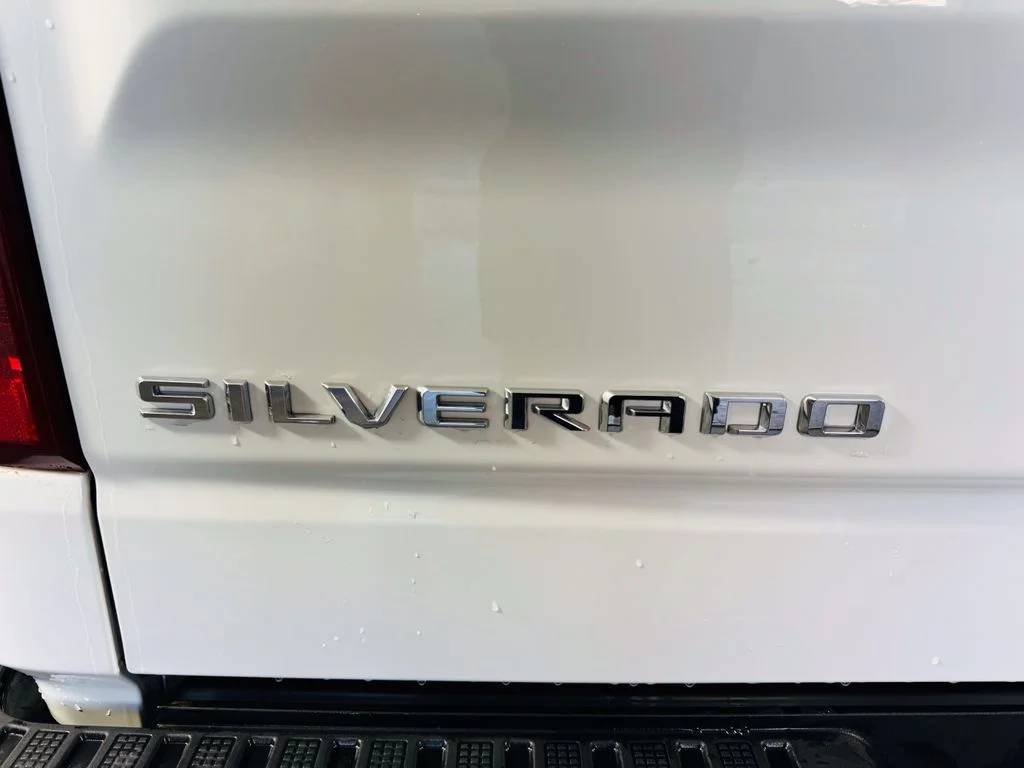 Used 2023 White Chevrolet LT image 22