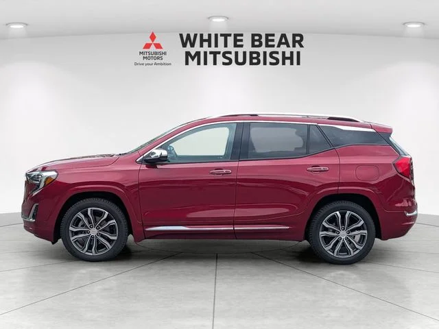 Used 2018 Quartz GMC Denali image 3