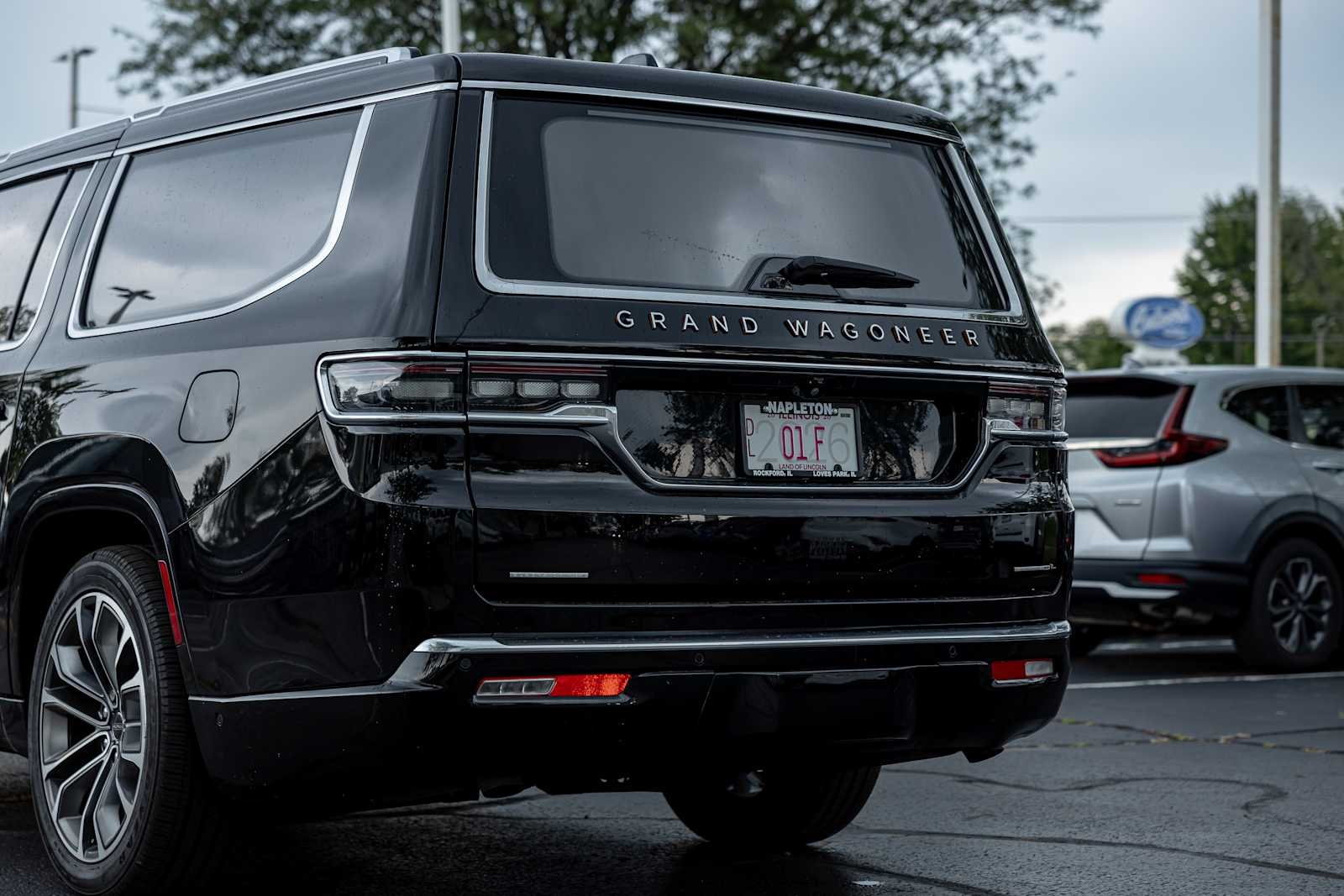 Used 2023 Diamond Black Crystal Pearlcoat Jeep Series III image 53