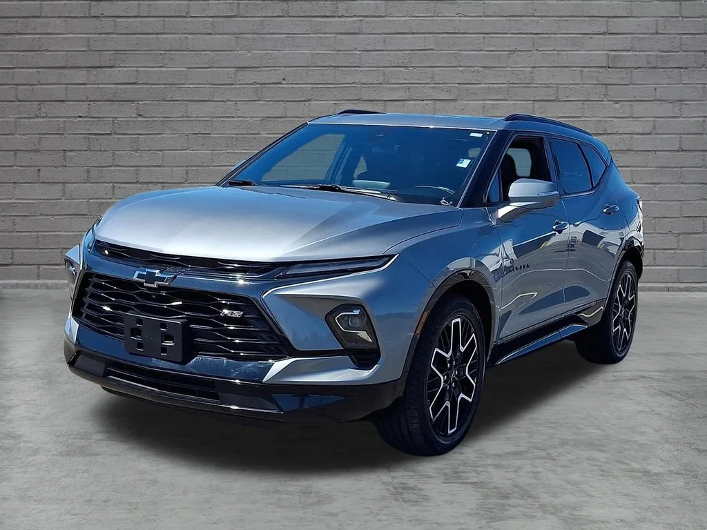 Used 2023 Sterling Gray Metallic Chevrolet RS image 5