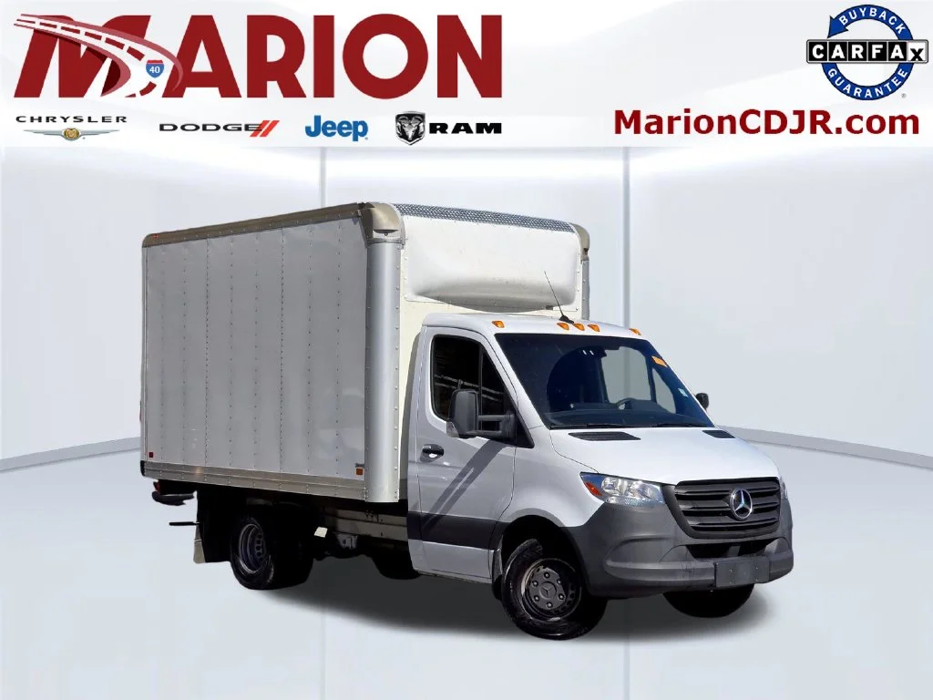 Used 2024  Mercedes-Benz Standard Roof image 1