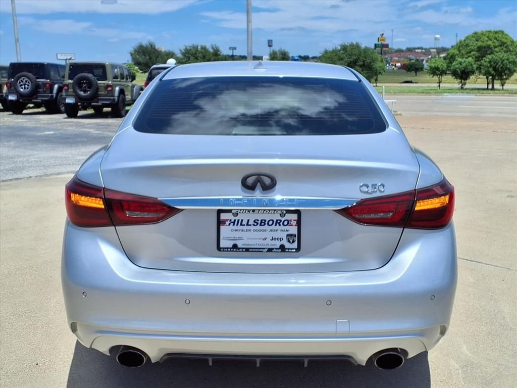 Used 2018 Silver INFINITI 3.0t LUXE image 6