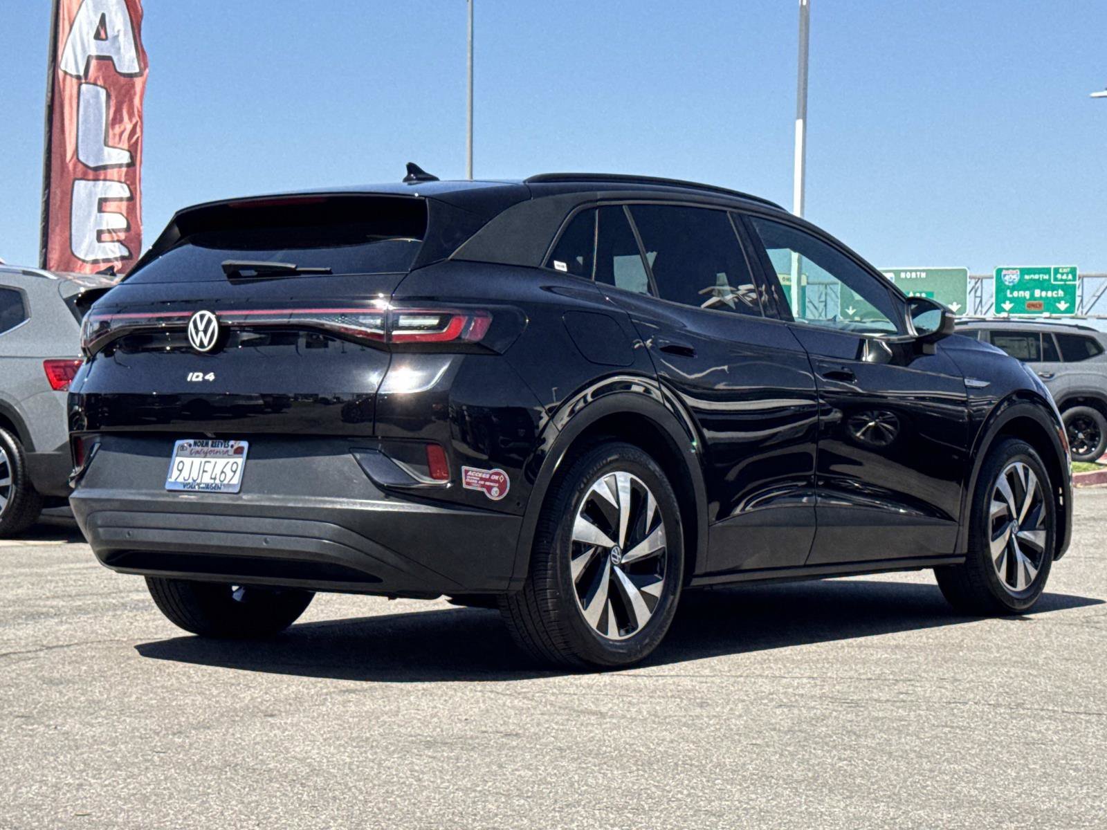Certified Used 2023 Deep Black Pearl Volkswagen Pro image 5