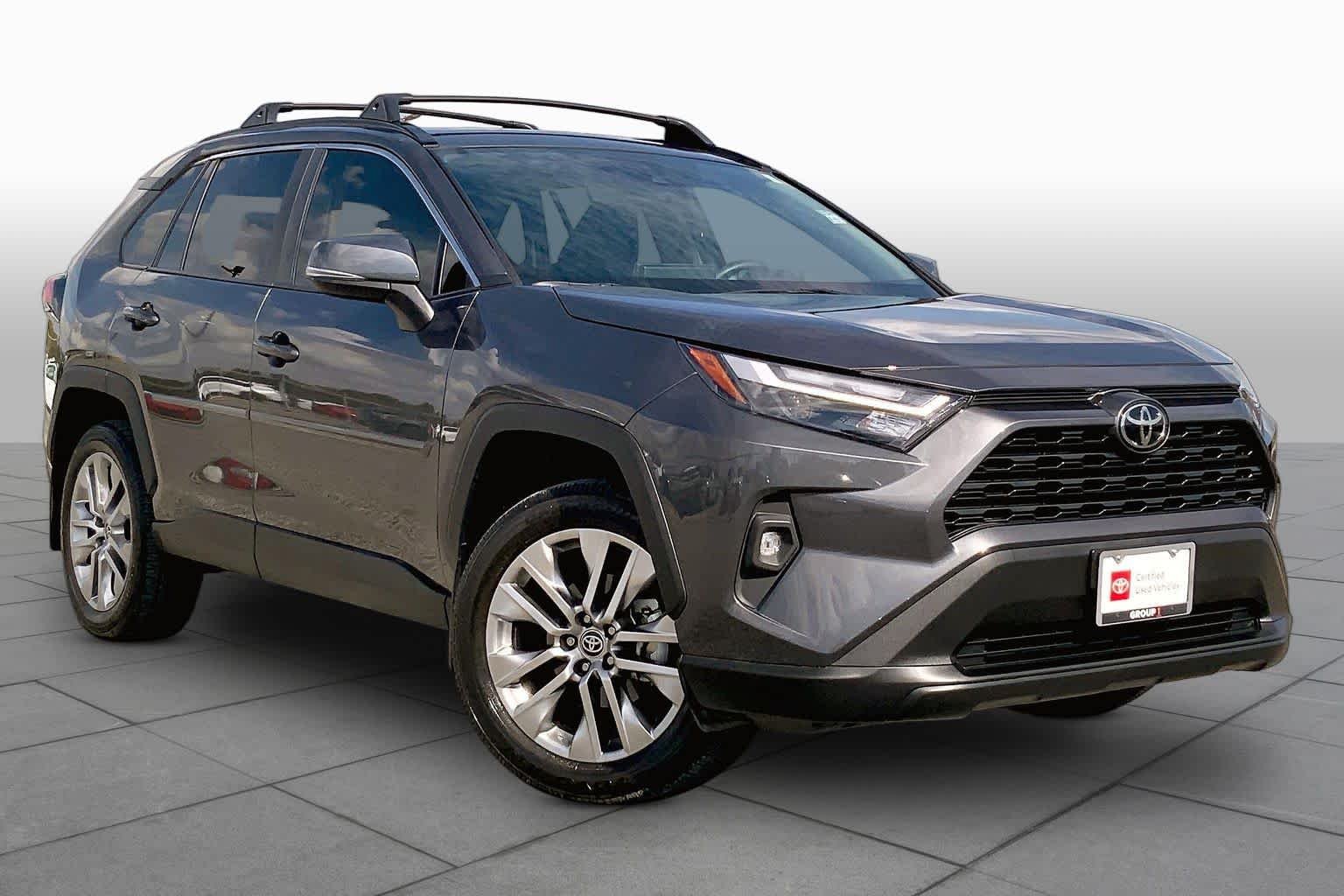 Used 2025 Magnetic Gray Metallic Toyota XLE Premium image 3