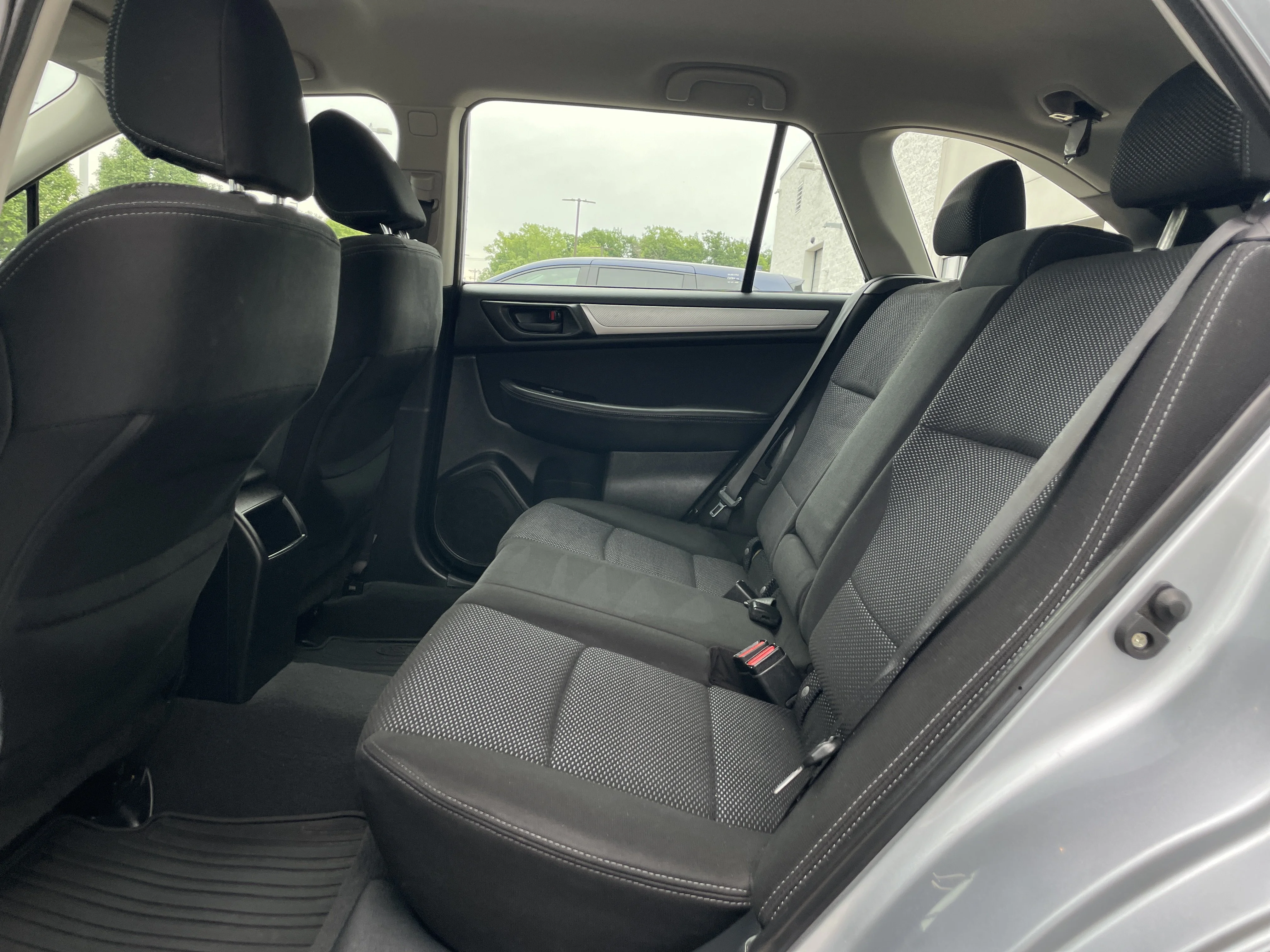 Used 2017 Ice Silver Metallic Subaru 2.5i image 11