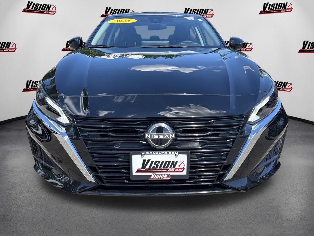 Used 2025 Black Nissan 2.5 SV image 2