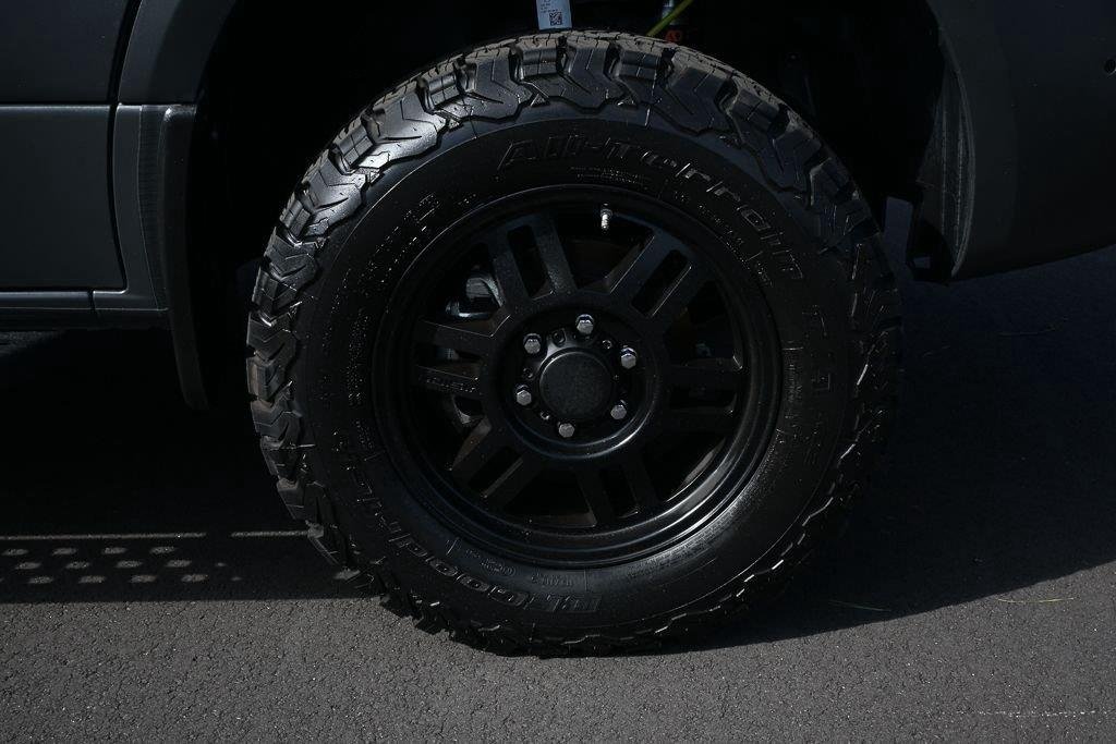 Used 2025 Blue Grey Tiffin  image 35