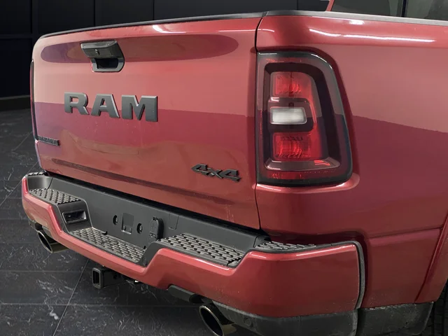 New 2026 Molten Red Pearl-Coat Exterior Paint RAM Big Horn/Lone Star image 34