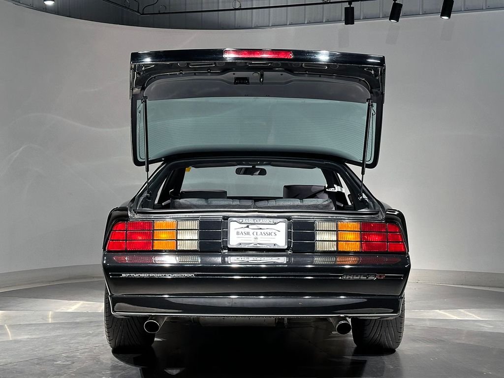 Used 1988 Black Chevrolet IROC-Z image 39