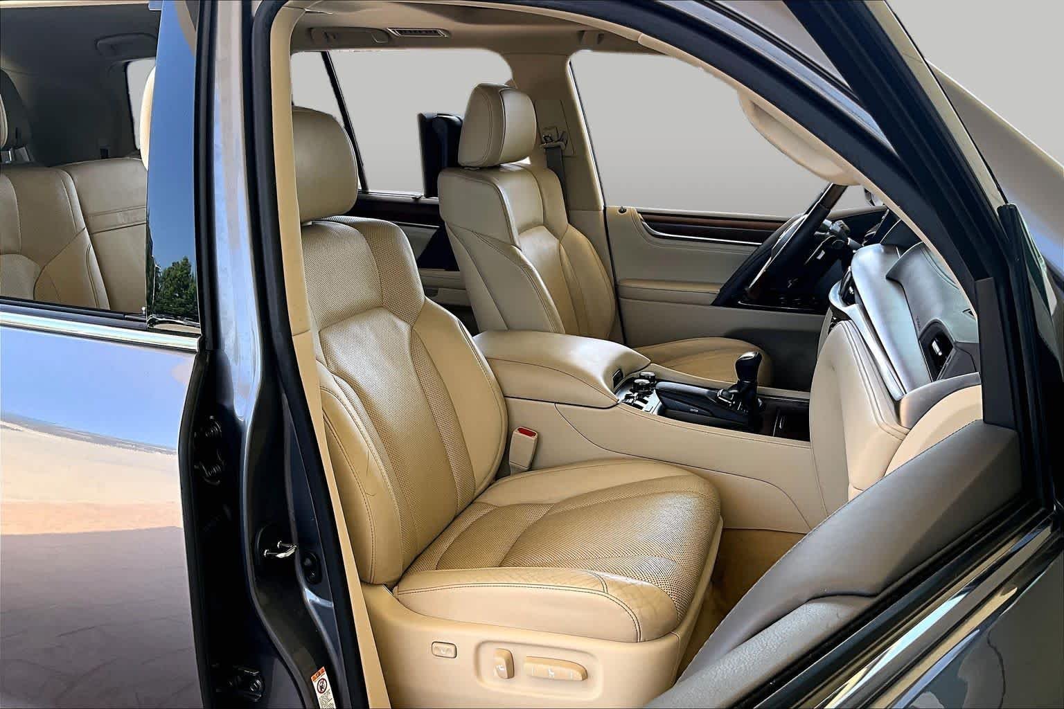 Used 2019 Nebula Gray Pearl Lexus  image 8