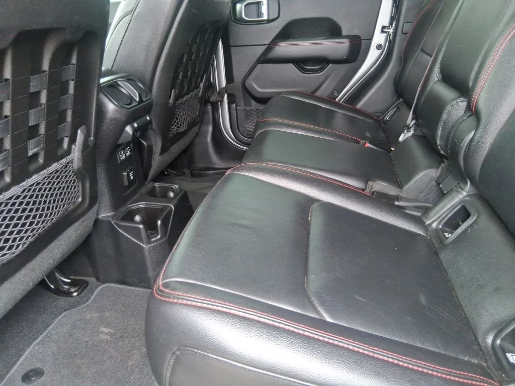 Used 2020 Silver Jeep Rubicon image 17