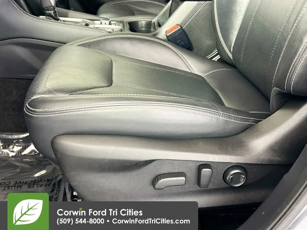 Used 2020 Ice Silver Metallic Subaru Limited image 24