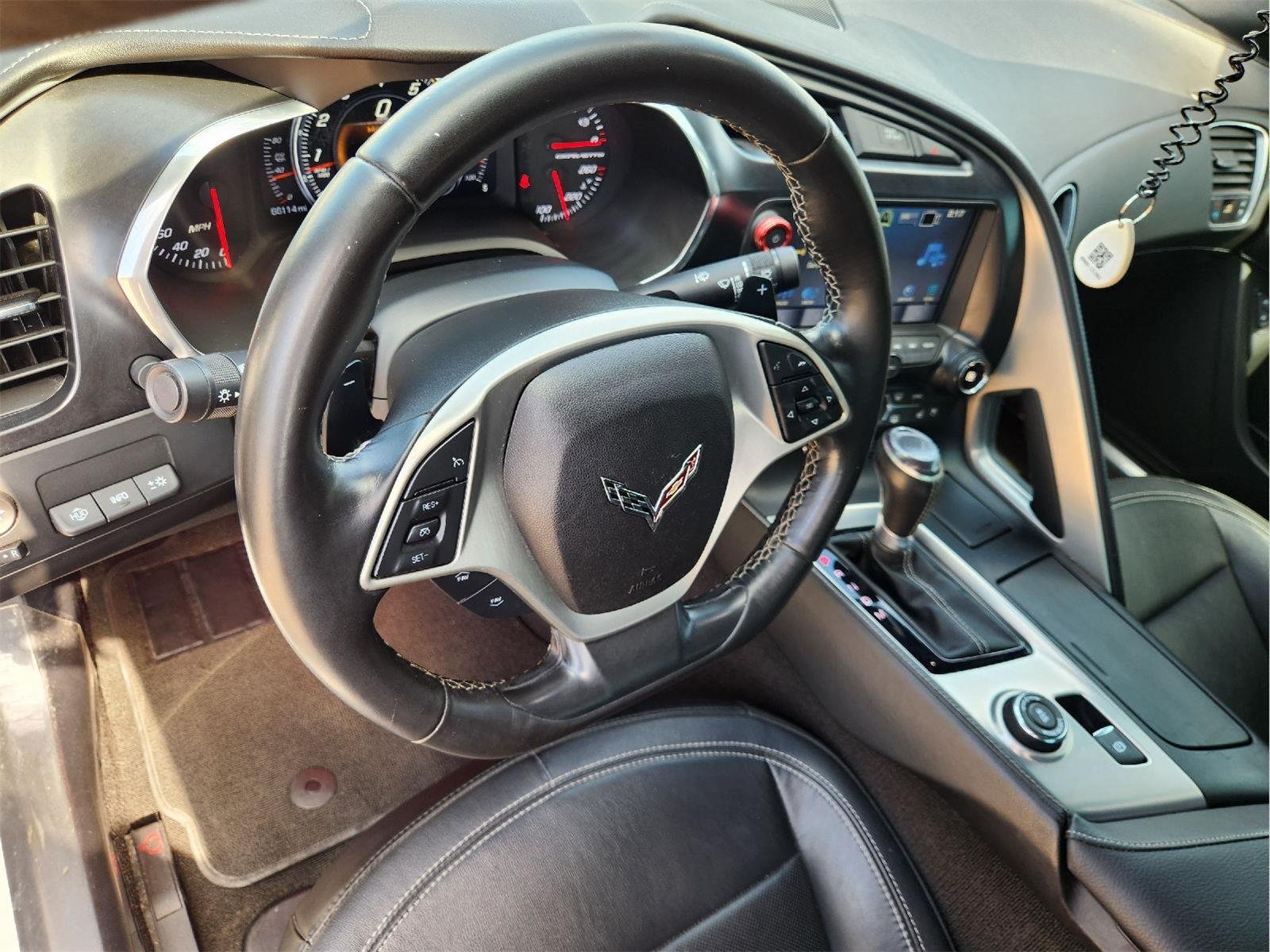 2016 Chevrolet Corvette Stingray photo 27 of 32