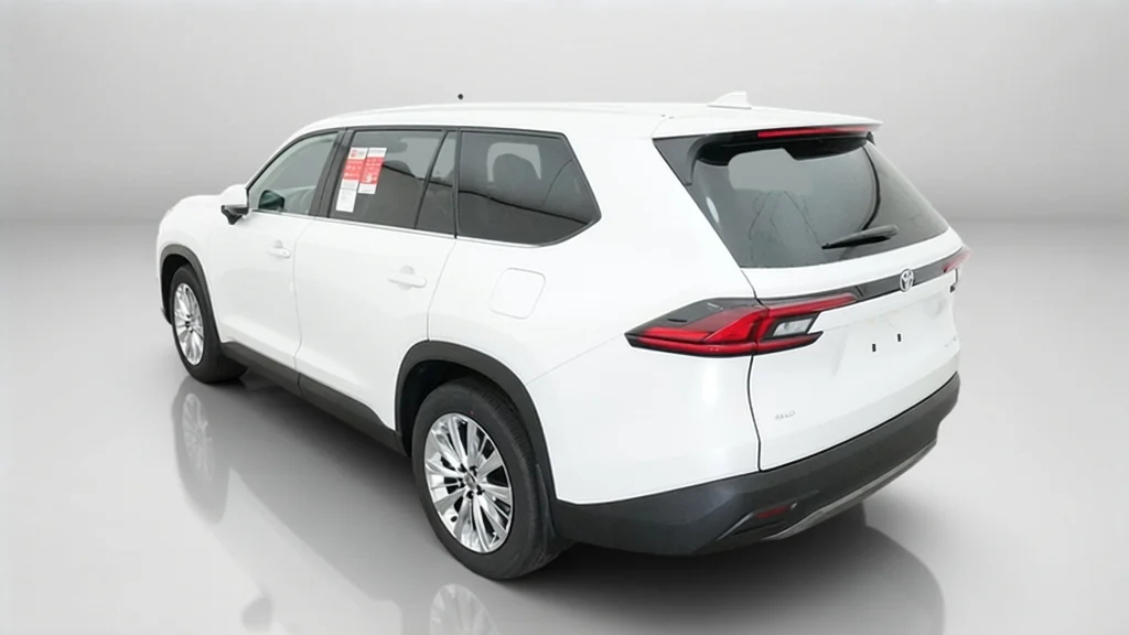 New 2026 Wind Chill Pearl Toyota Platinum image 14