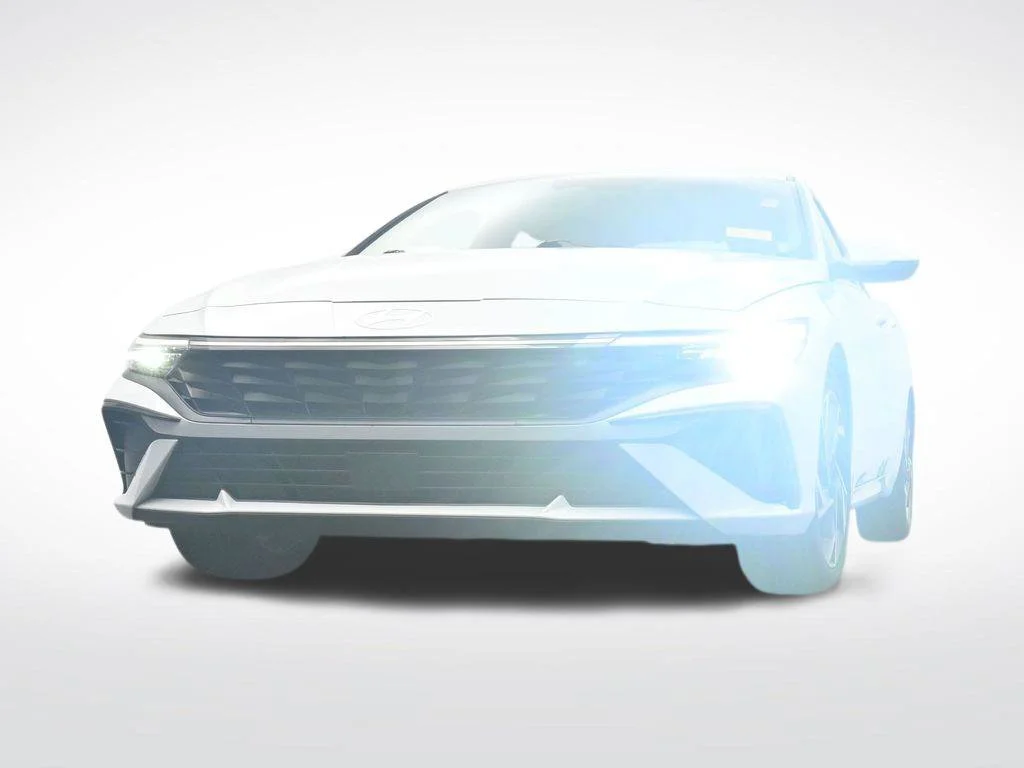 Used 2025 White Hyundai Limited image 31