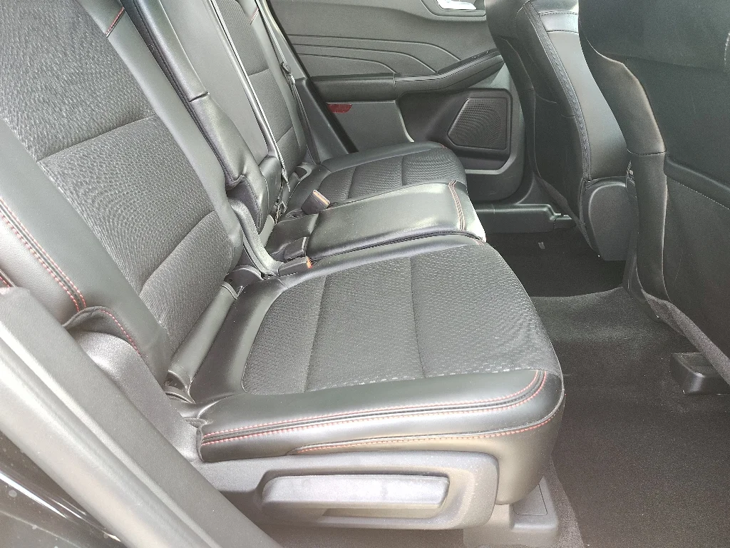 Used 2025 Agate Black Metallic Ford ST-Line image 12
