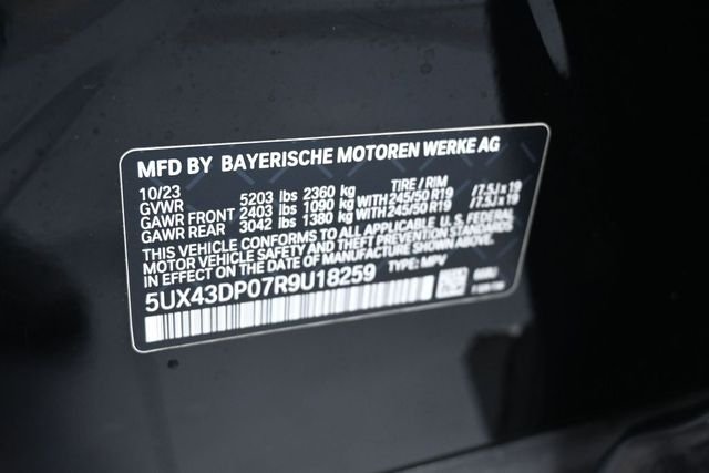Used 2024 Black BMW sDrive30i image 18