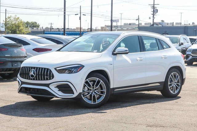 2026 Mercedes-Benz GLA AMG® GLA 35