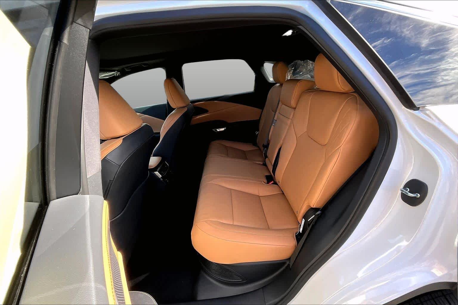 New 2026 Eminent White Pearl Lexus PREMIUM PLUS image 23