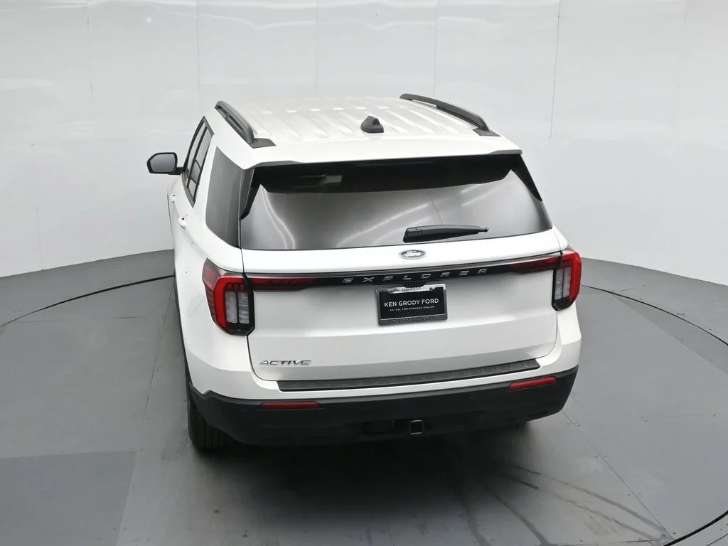 New 2026 Star White Metallic Tri-Coat Ford Active image 42