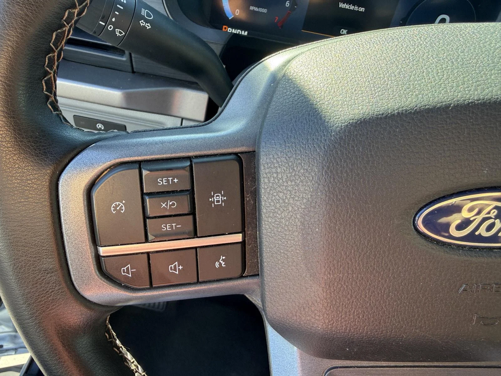 Certified Used 2025 Silver Ford XLT image 27