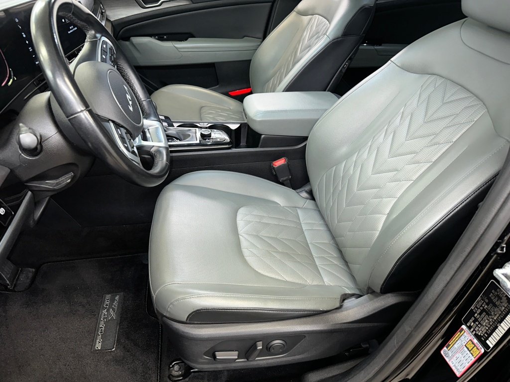Used 2023 Black Kia X-Line image 5