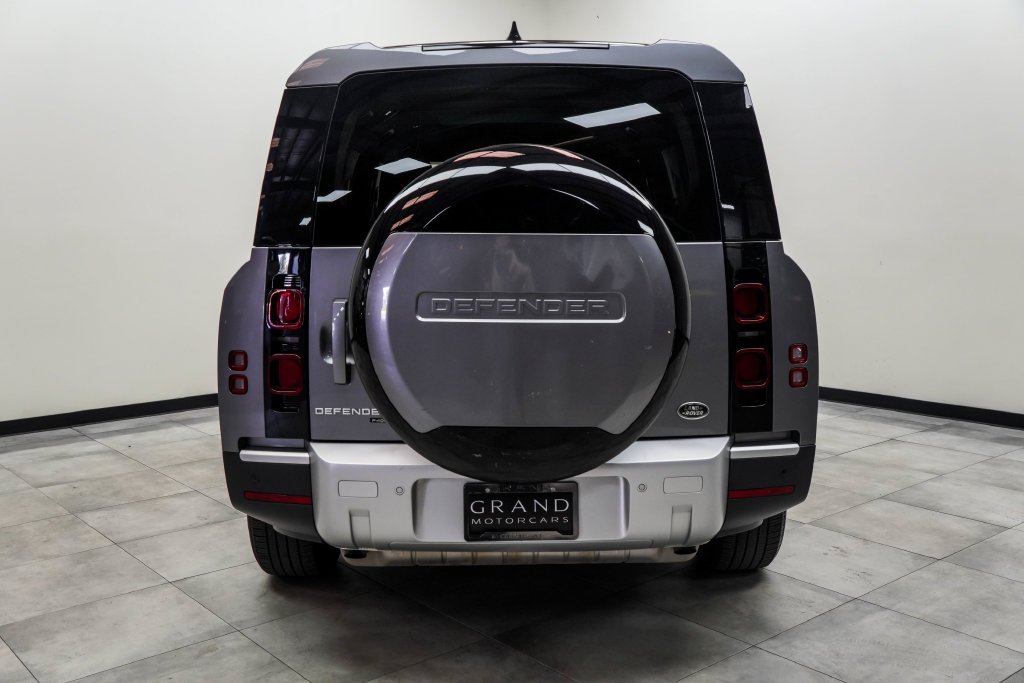 Used 2023 Gray Land Rover SE image 10