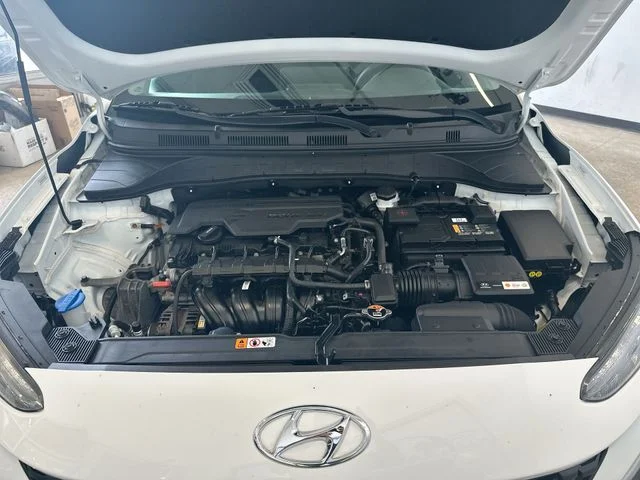Used 2022 White Hyundai SEL image 19