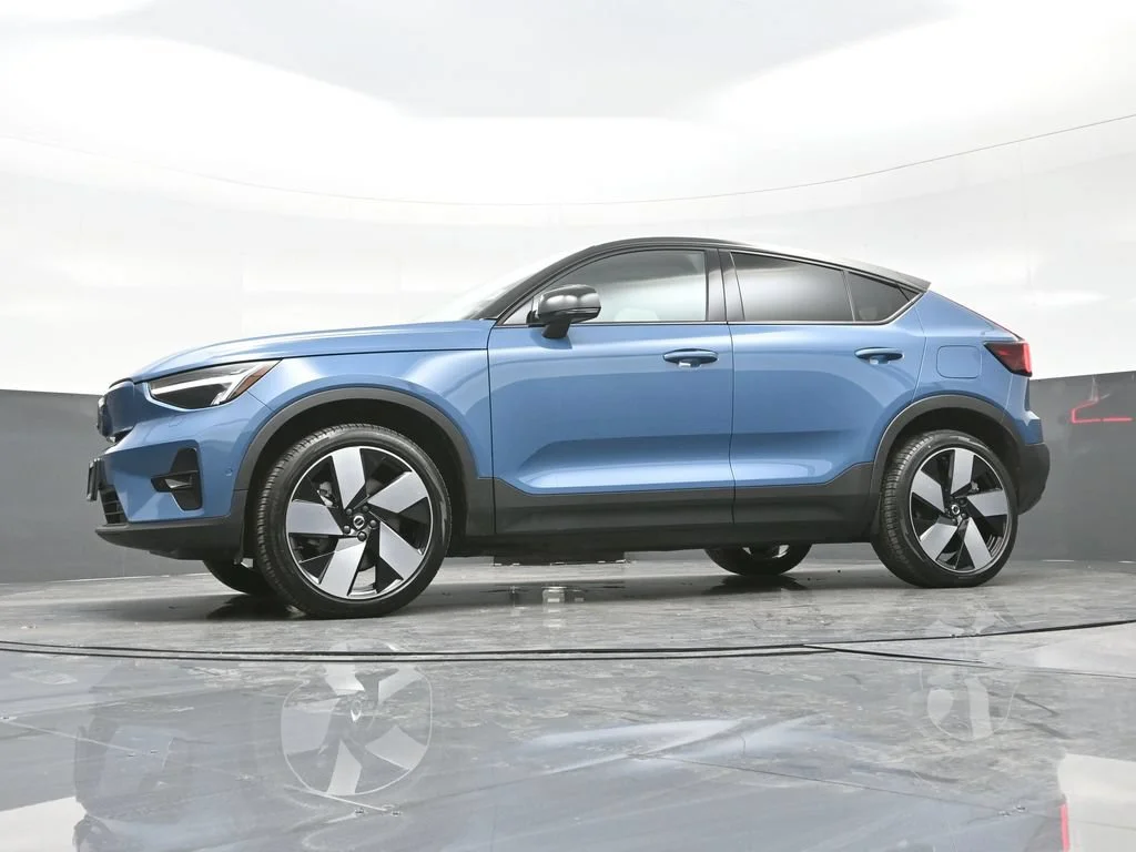 Certified Used 2022 Blue Volvo Ultimate image 18