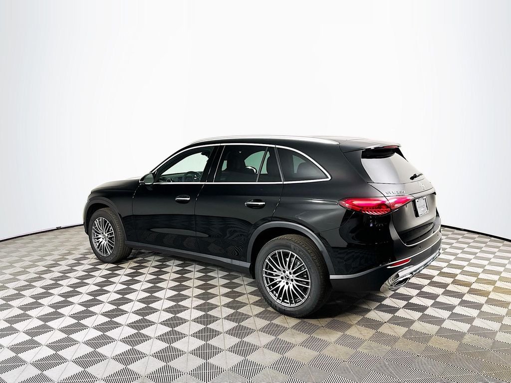 New 2026 Black Mercedes-Benz GLC 300 image 4