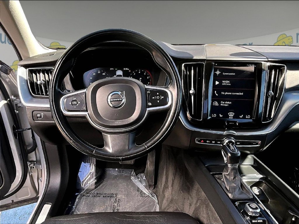 Used 2020 Silver Volvo T5 Momentum image 18