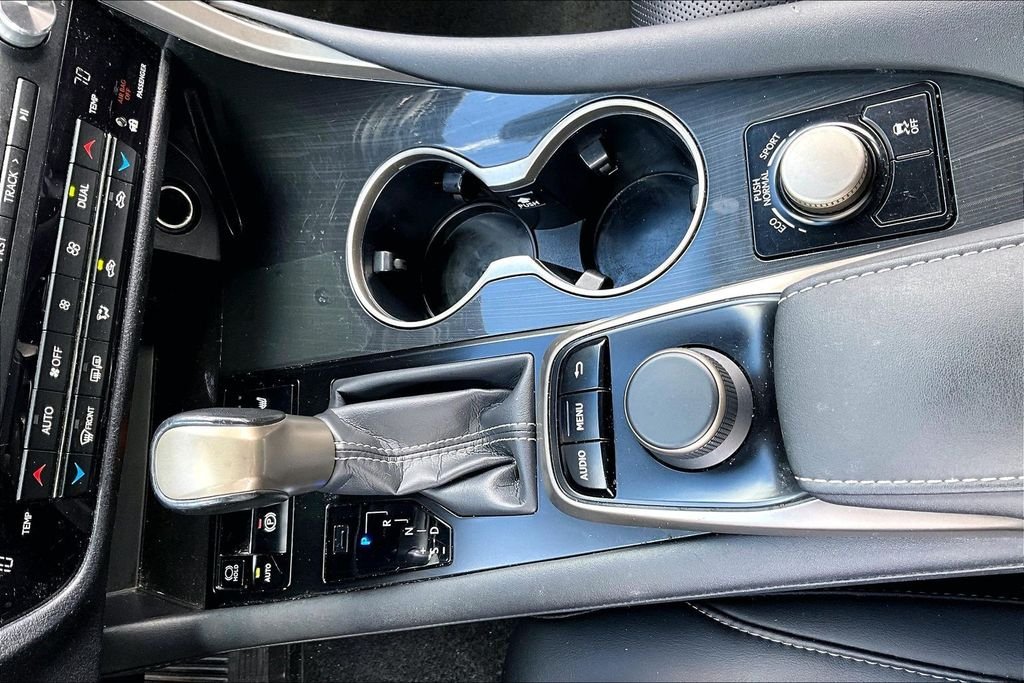 Used 2019 White Lexus 350 image 25