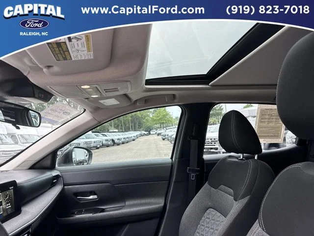 Used 2025 White Nissan SV image 22