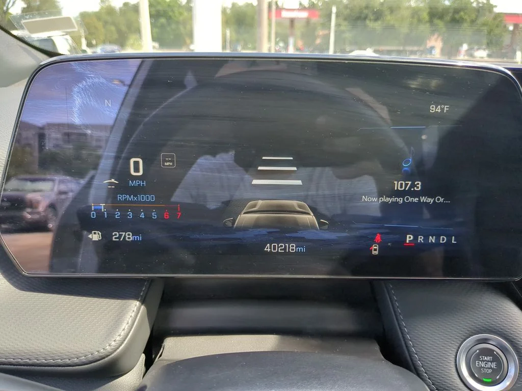 Used 2025 White Chevrolet LT image 31