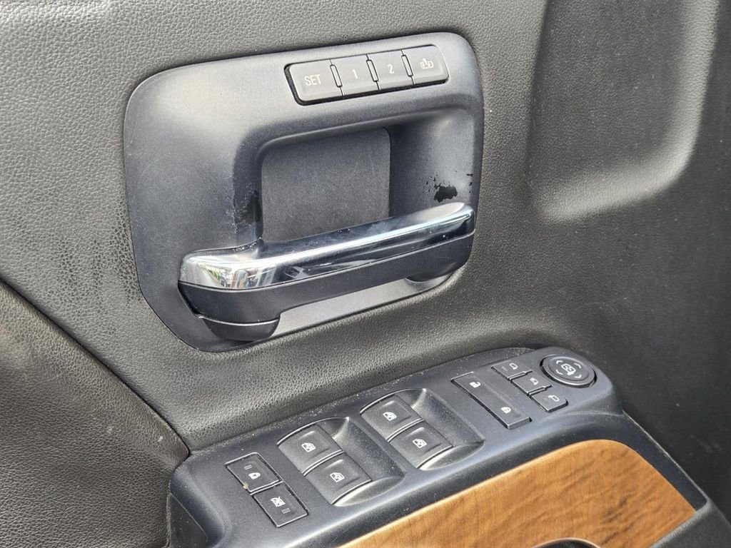 Used 2014 SILVER ICE METALLIC Chevrolet LTZ image 20