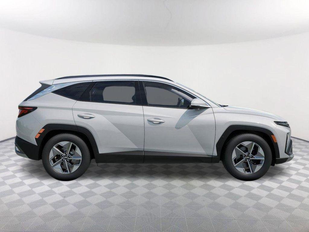 New 2026 White Hyundai SEL FWD image 7