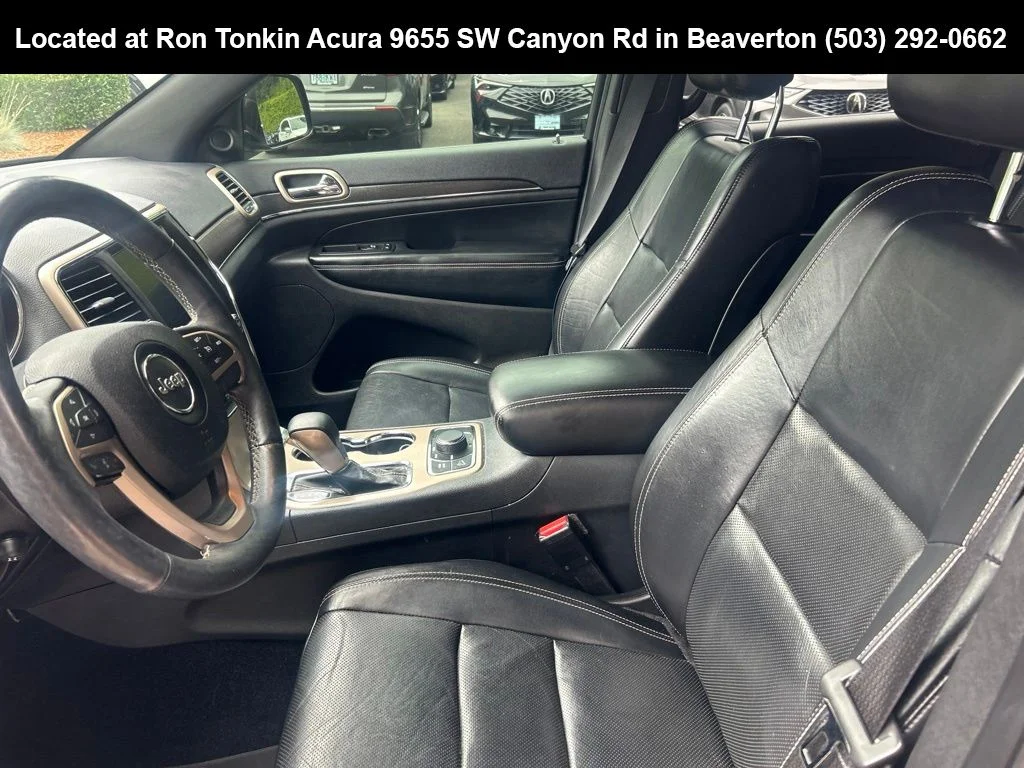 Used 2017 Diamond Black Crystal Pearlcoat Jeep Limited image 8