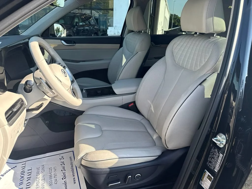Used 2024 Abyss Black Hyundai Limited image 15