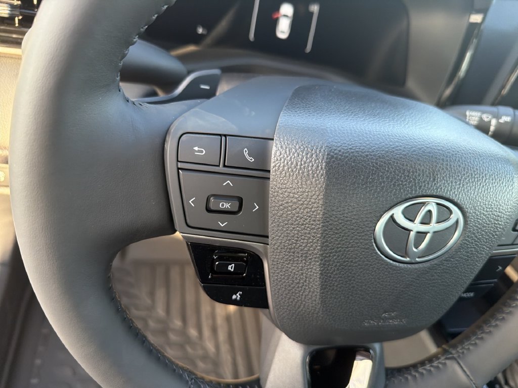 2026 Toyota Camry XSE - Photo 17