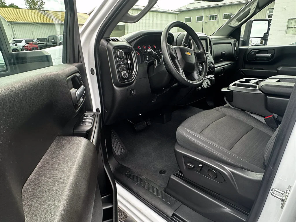 Used 2026 Summit White Chevrolet Custom image 19