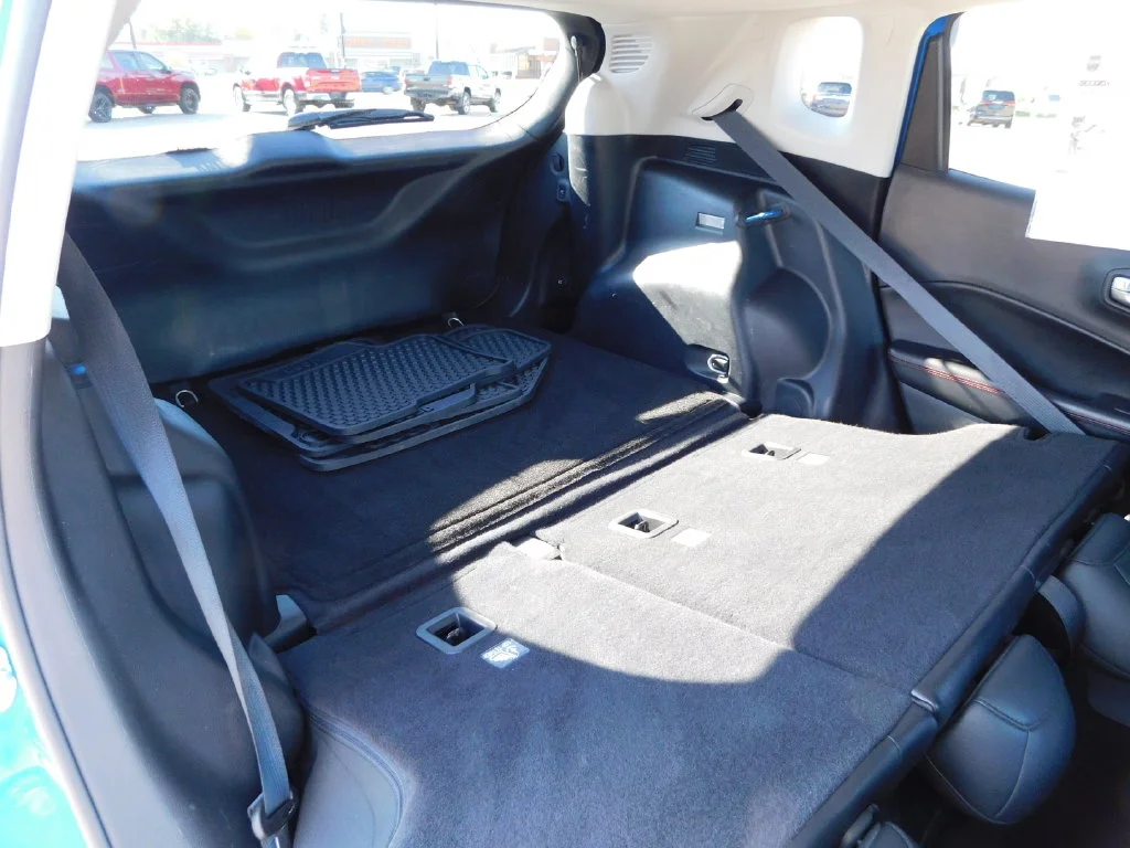 Used 2018 Blue Jeep Trailhawk image 25