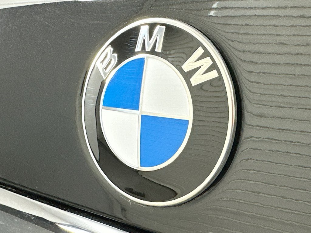 Used 2026 Black Sapphire Metallic BMW xDrive40i image 22