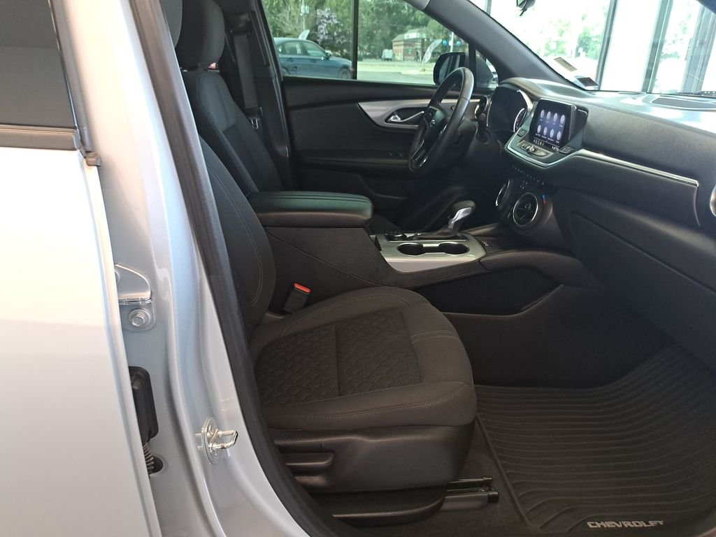 Used 2022 Silver Chevrolet LT image 35