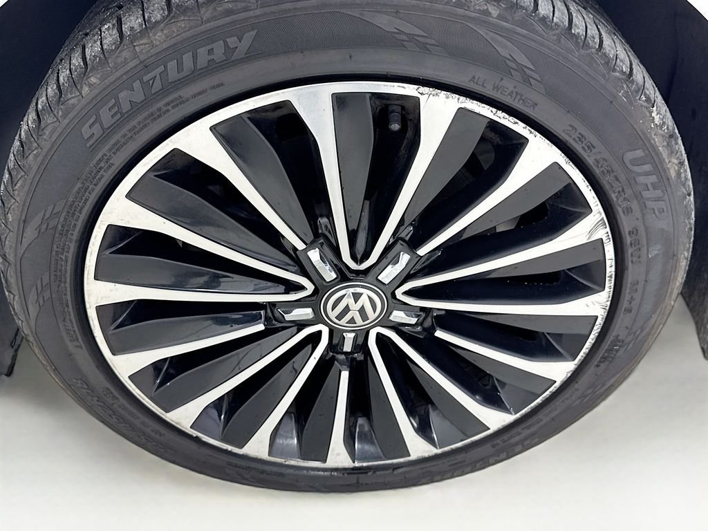 Used 2022 Pure White Volkswagen 2.0T Limited Edition image 39