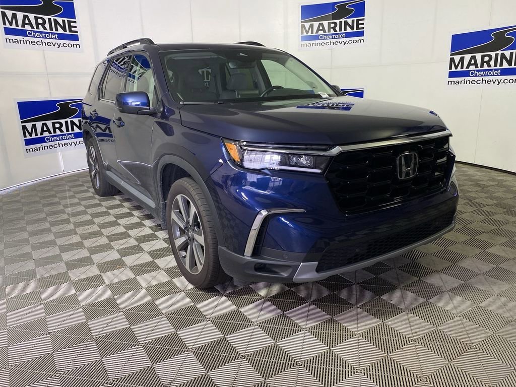 2025 Honda Pilot Touring 2WD's photo